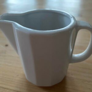 Melkkannetje wit porselein